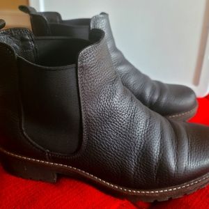 ECCO Black Chelsea leather boots